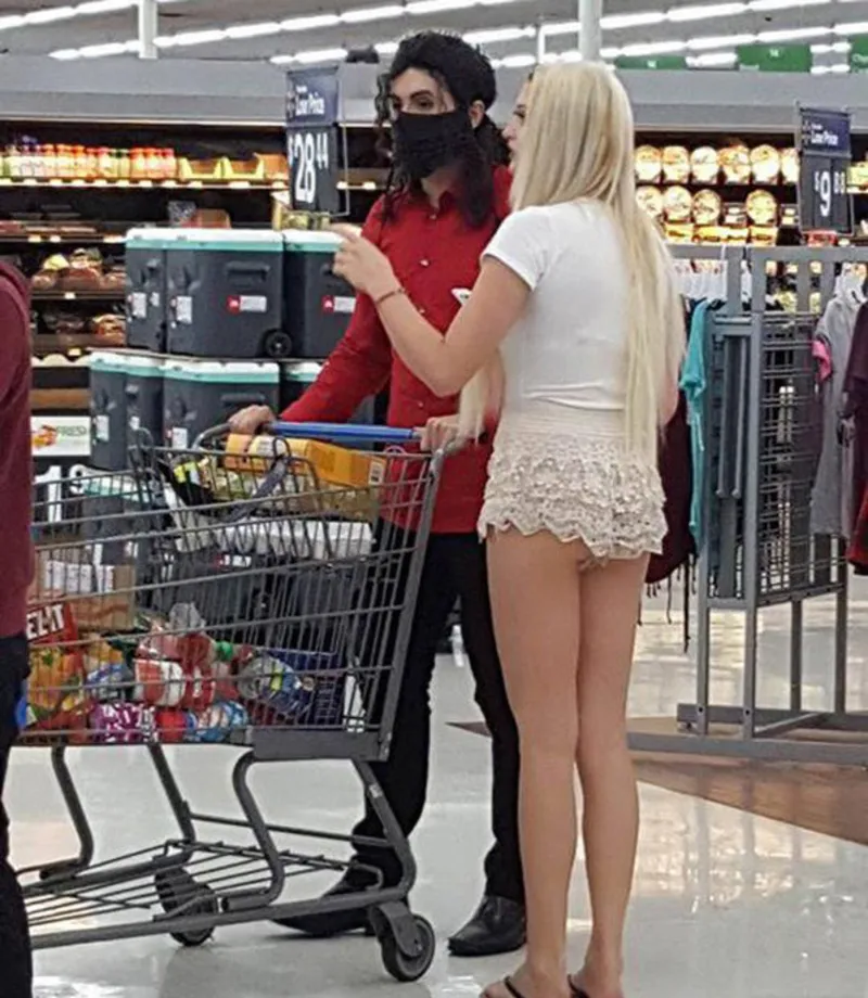 Looks-like-Michael-Jackson-Walmart-Shoppers-Gone-Wild.png.pro-cmg