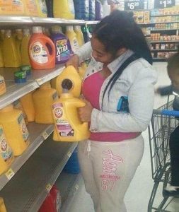 People Of Walmart - Funny Pictures of People Shopping at Walmart ...